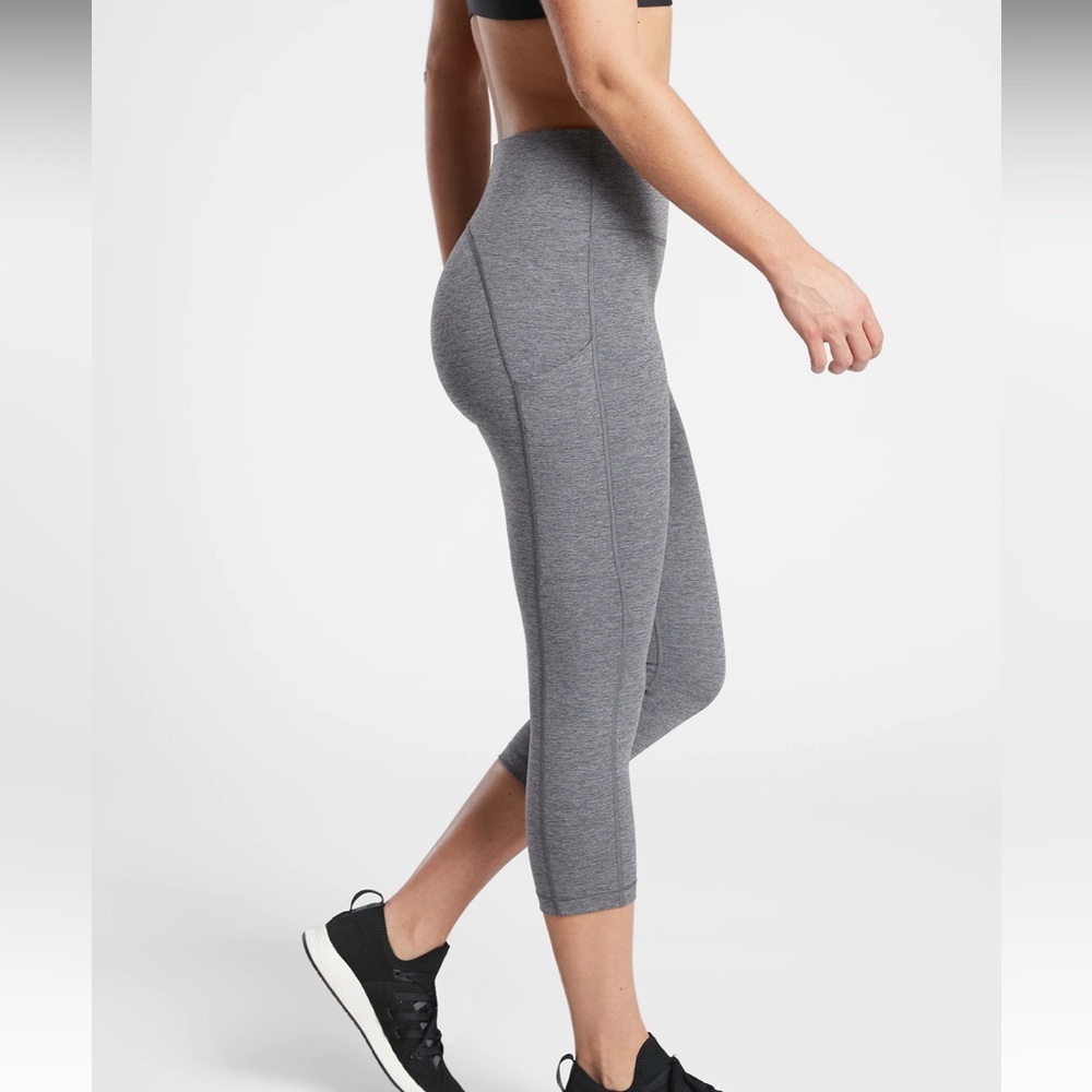 Athleta Ultimate Stash Pocket Capri - Small - Picture 3 of 9